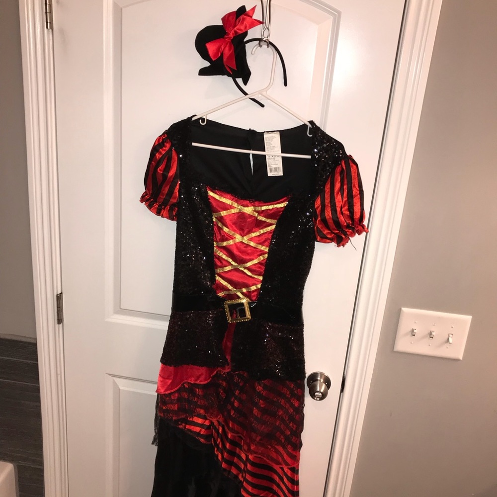 Pirate women Halloween costume